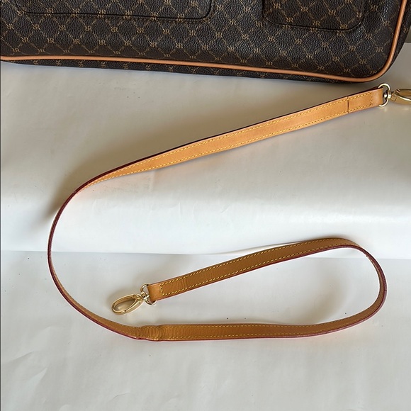 Rioni Elegant Brown and Tan Handbag - Picture 11 of 11